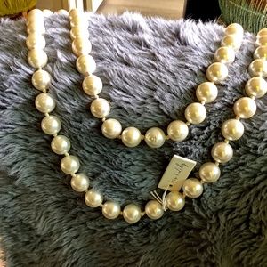 Iris & Lily of London large pearl necklace